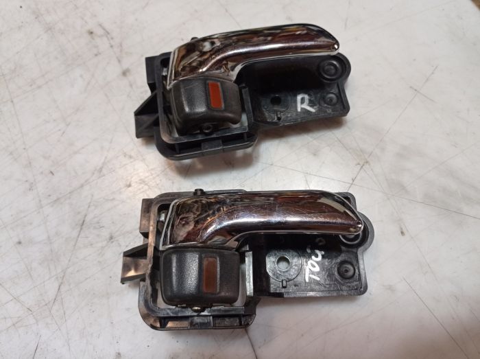 Ручка открытия двери внутренняя правая Toyota Avensis Т22, 1998 - 2003 г.в., 2.0 D-4D, Тайота Авенсис