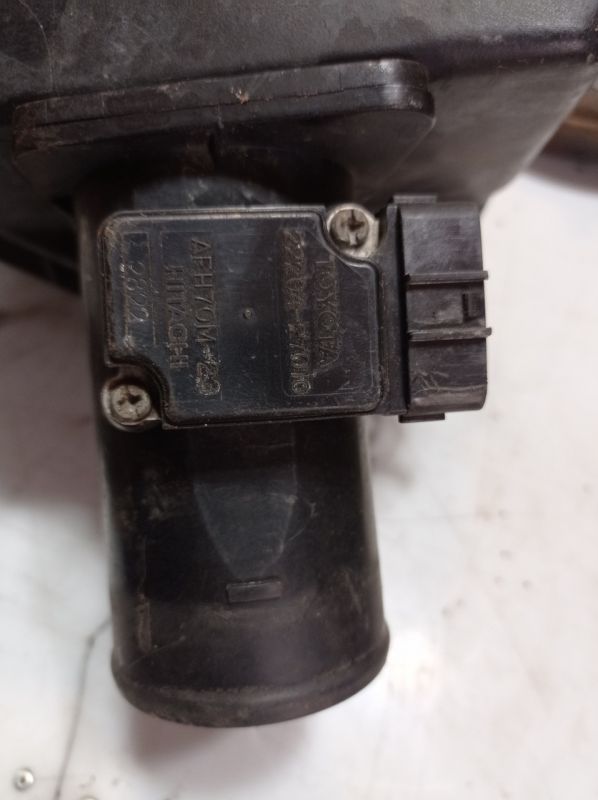 Расходомер Toyota Avensis Т22, 1998 - 2003 г.в., 2.0 D-4D, Тайота Авенсис, 22204-27010