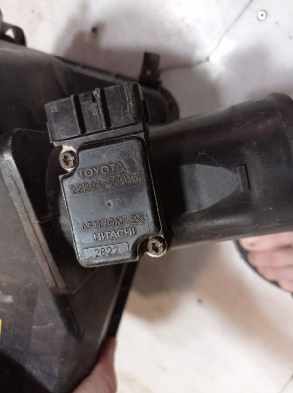 Расходомер Toyota Avensis Т22, 1998 - 2003 г.в., 2.0 D-4D, Тайота Авенсис, 22204-27010
