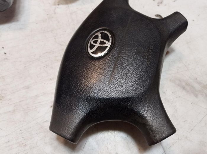 Подушка безопасности в руль Toyota Avensis Т22, 1998 - 2003 г.в., 2.0 D-4D, Тайота Авенсис