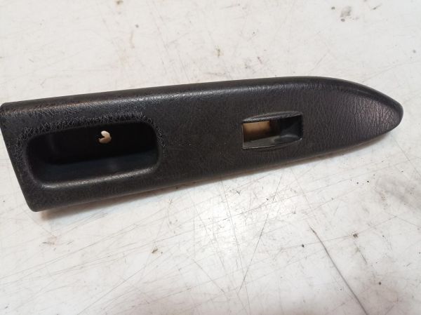 Накладка правой двери Toyota Avensis Т22, 1998 - 2003 г.в., 2.0 D-4D, Тайота Авенсис, 74231-05050