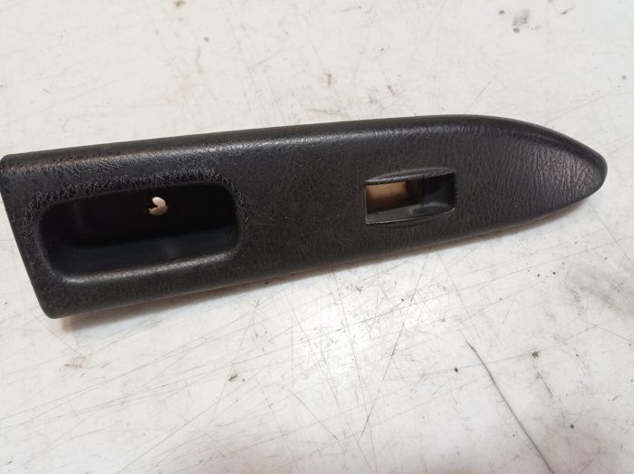 Накладка правой двери Toyota Avensis Т22, 1998 - 2003 г.в., 2.0 D-4D, Тайота Авенсис, 74231-05050