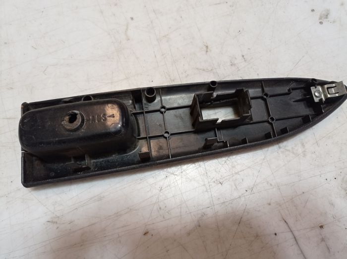 Накладка правой двери Toyota Avensis Т22, 1998 - 2003 г.в., 2.0 D-4D, Тайота Авенсис, 74231-05050