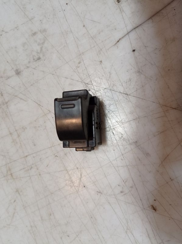 Кнопка стеклоподъёмника Toyota Avensis Т22, 1998 - 2003 г.в., 2.0 D-4D, Тайота Авенсис