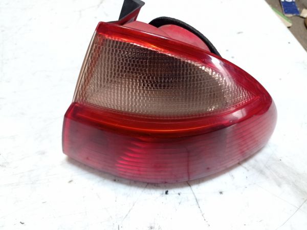 Фонарь задний правый Toyota Avensis Т22, 1998 - 2003 г.в., 2.0 D-4D, Тайота Авенсис
