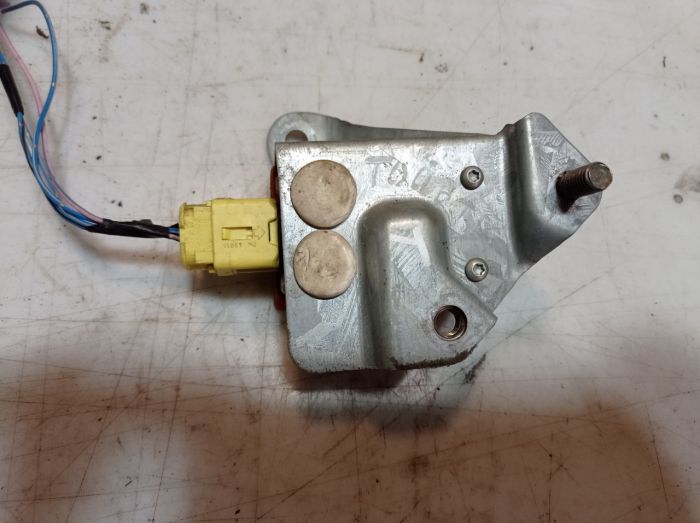 Датчик удара Airbag левый Toyota Avensis Т22, 1998 - 2003 г.в., Тайота Авенсис, 8986005020