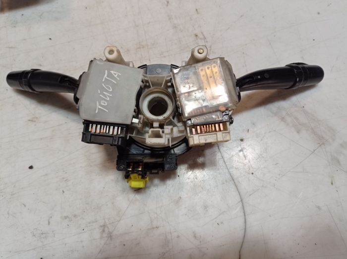 Подрулевой переключатель в сборе Toyota Avensis Т22, 1998 - 2003 г.в., 2.0 D-4D, Тайота Авенсис, Т22 17A164LH2, 17A089