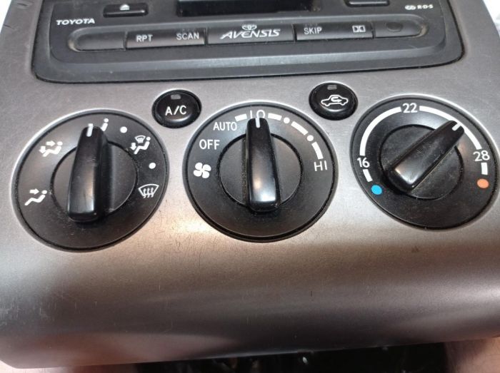 Блок управления печкой Toyota Avensis Т22, 1998 - 2003 г.в., 2.0 D-4D, Тайота Авенсис, Т22, 5590005090