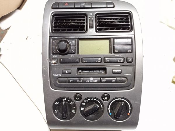 Магнитола Toyota Avensis Т22, 1998 - 2003 г.в., 2.0 D-4D, Тайота Авенсис, Т22, 8611005010