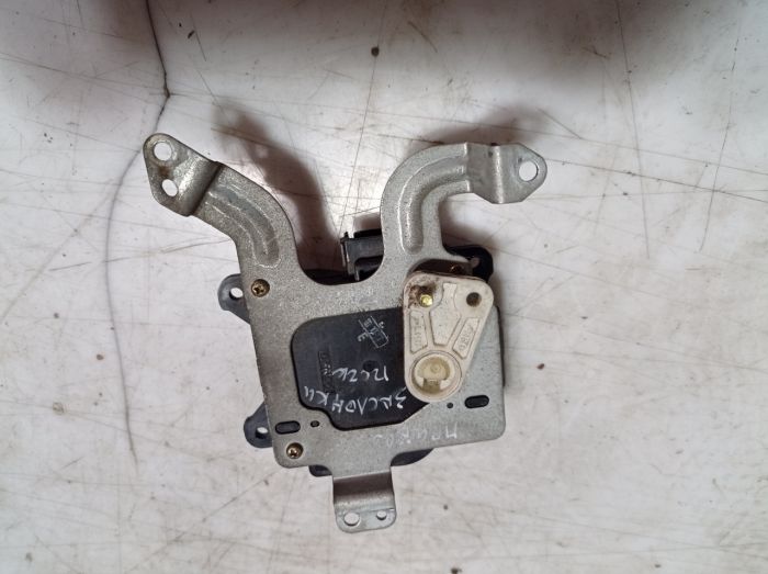 Привод заслонки печки Toyota Avensis Т22, 1998 - 2003 г.в., Тайота Авенсис, Т22, 637007820