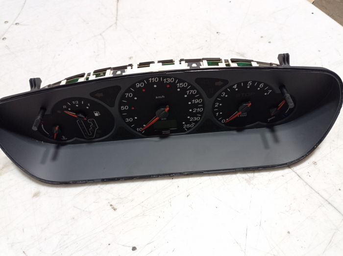 Приборная панель щиток приборов Citroen C5, 2.0 16V, 2001-2004 г.в., Ситроен С5