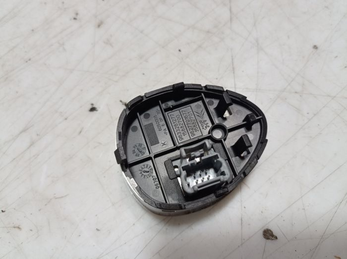 Кнопка переключения режимов подвески Citroen C5, 2.0 16V, 2001-2004 г.в., Ситроен С5, 9633261277