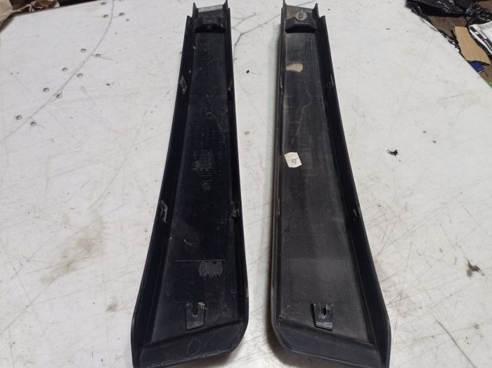 Обшивка накладка средней стойки Citroen C5, 2.0 16V, 2001-2004 г.в., универсал, Ситроен С5, 9643079177