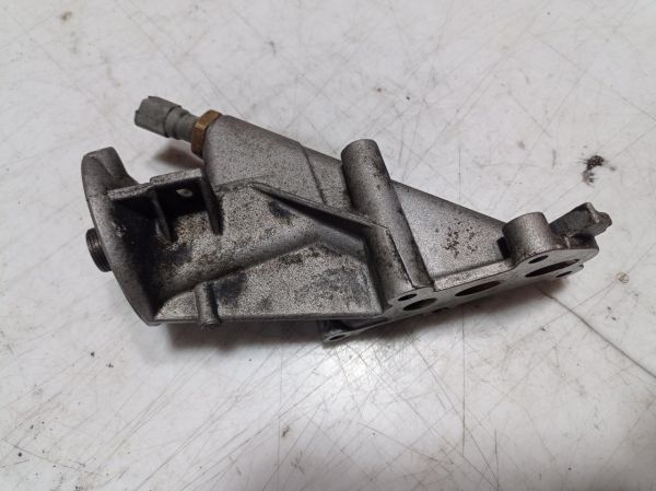 Кронштейн масляного фильтра Citroen C5, 2.0 16V, 2001-2004 г.в., универсал, Ситроен С5, 9632517010