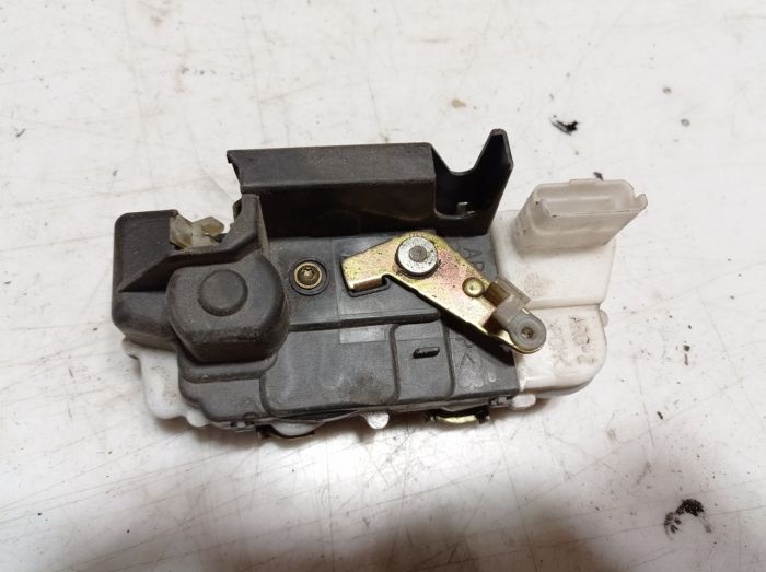 Замок двери задней левой Citroen C5, 2.0 16V, 2001-2004 г.в., универсал, Ситроен С5