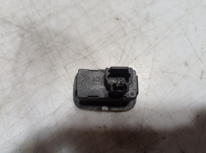 Кнопка стеклоподъёмника Citroen C5, 2.0 16V, 2001-2004 г.в., универсал, Ситроен С5, 96326947ZJ