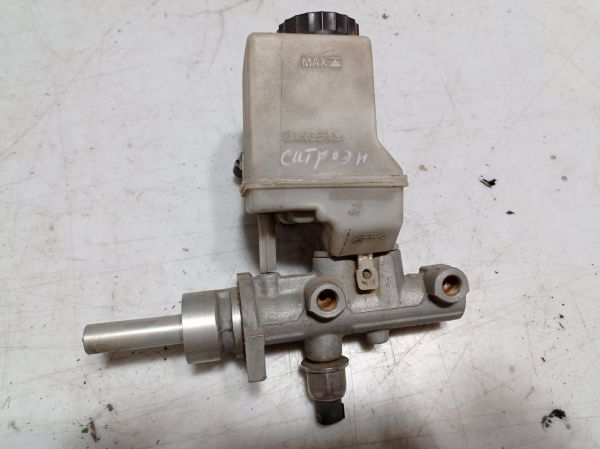 Главный тормозной цилиндр Citroen C5, 2.0 16V, 2001-2004 г.в., универсал, Ситроен С5, Y21223, 4601P0