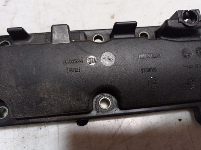 Крышка клапанов Citroen C5, 2.0 16V, 2001-2004 г.в., универсал, Ситроен С5, 9638897280
