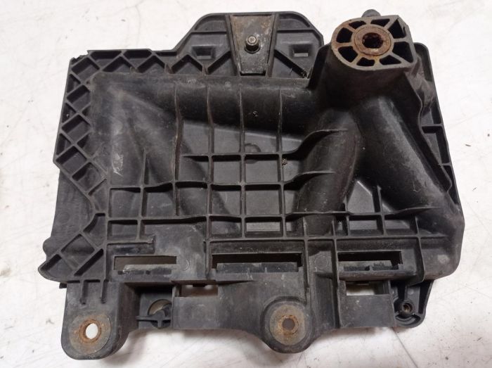 Подставка аккумулятора Skoda Fabia, 1999 - 2007 г.в., Шкода Фабия, 6Q0915331