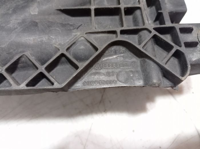 Подставка аккумулятора Skoda Fabia, 1999 - 2007 г.в., Шкода Фабия, 6Q0915331