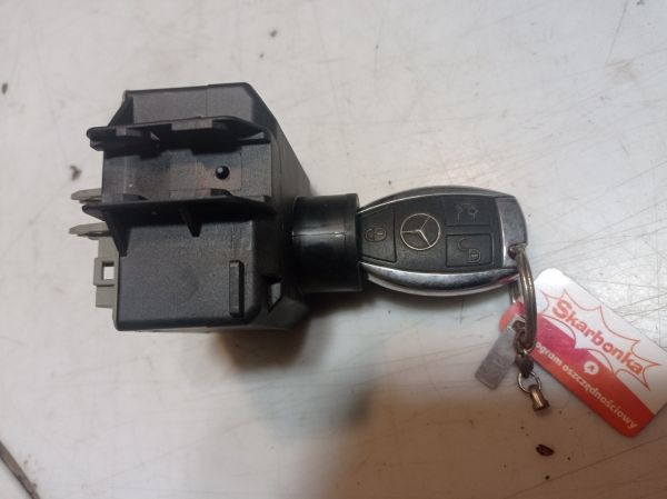 Замок зажигания с ключом Mercedes-Benz CLA 250, A2469051402