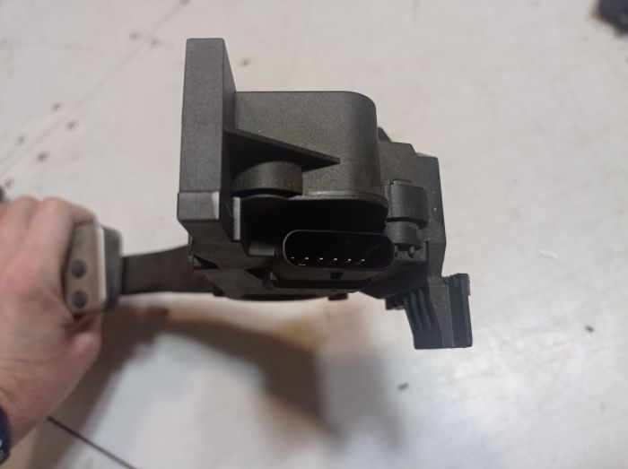 Педаль газа потенциометр Mercedes-Benz CLA 250, A2463001604