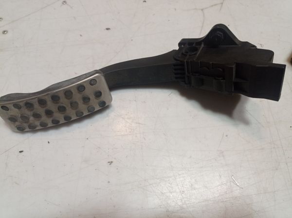 Педаль газа потенциометр Mercedes-Benz CLA 250, A2463001604