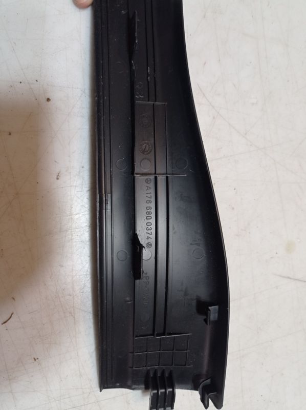Накладка порога задняя правая Mercedes-Benz CLA 250, Мерседес CLA 250, A1766800374