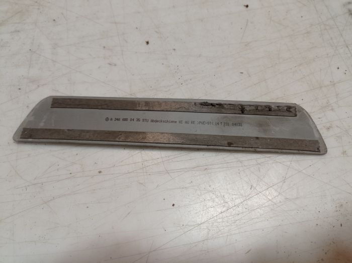 Накладка порога правая задняя Mercedes-Benz CLA 250, Мерседес CLA 250, A2466800435