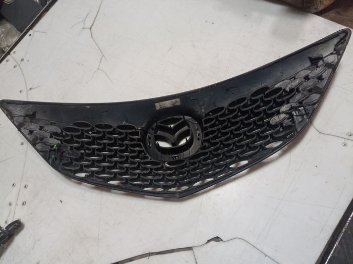 Решітка радіатора Mazda 3 BK 2004 – 2009) хетчбек