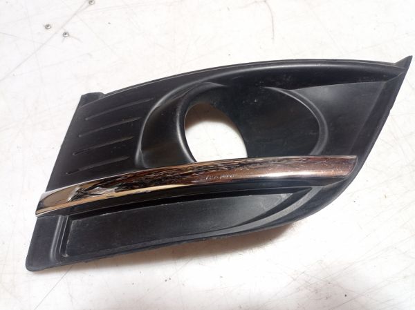 Решётка заглушка противотуманки правая Citroen C4 Picasso, 2007 г.в., 9680404077