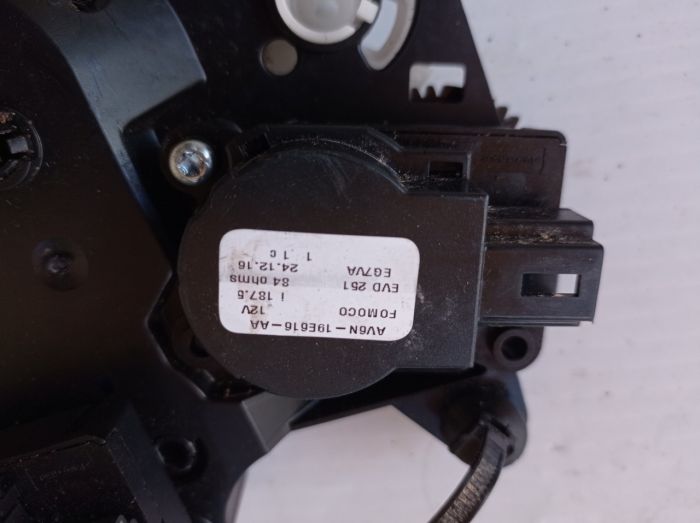 Актуатор моторчик заслонки печки Ford Focus mk3, 2011 - 2018г.в., AV6N-19E616-AA
