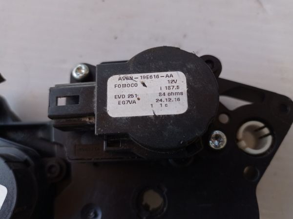 Актуатор моторчик заслонки печки Ford Focus mk3, 2011 - 2018г.в., AV6N-19E616-AA