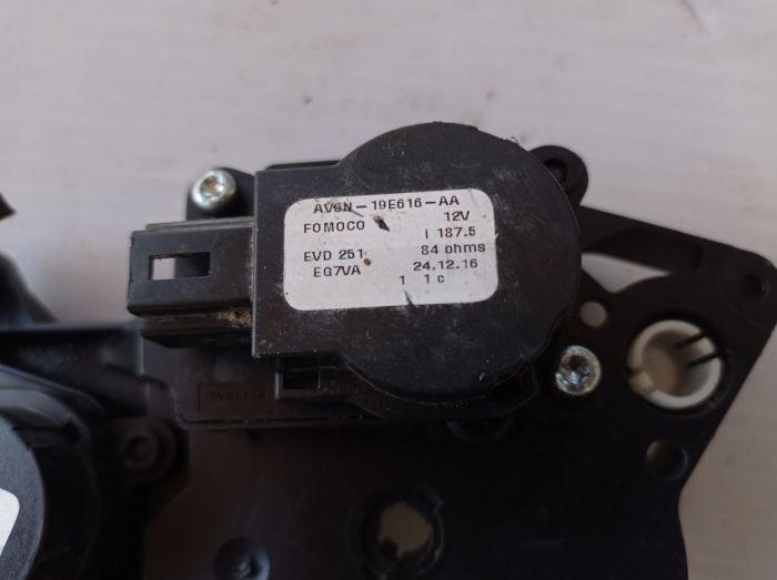 Актуатор моторчик заслонки печки Ford Focus mk3, 2011 - 2018г.в., AV6N-19E616-AA