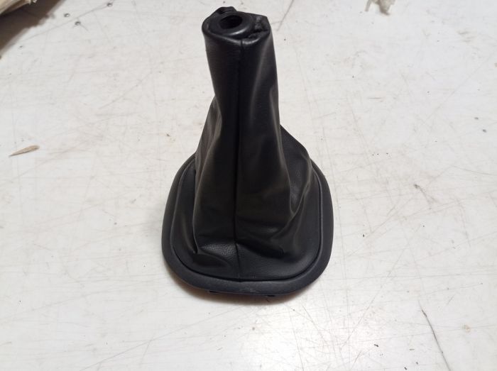 Чехол ручки коробки передач Ford Ka MK1, 1996 - 2008г.в., 97KB7B118AE