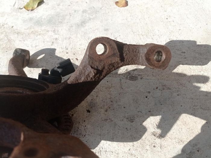 Поворотный кулак цапфа ступица передняя левая VW Volkswagen Lupo 3л