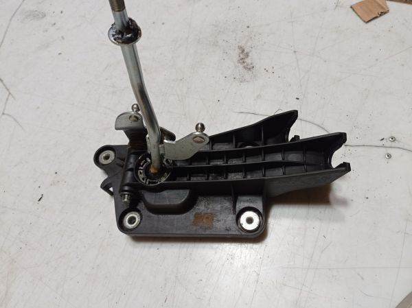 Кулиса КПП Mazda 3 BK, 2004 - 2009 г.в., хетчбек, 2.3 бензин МКПП
