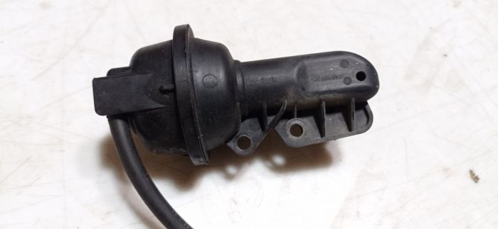 Клапан вакуумный привод заслонок коллектора Mazda 3 BK, 2004 - 2009 г.в., хетчбек, 2.3 бензин МКПП, 42796