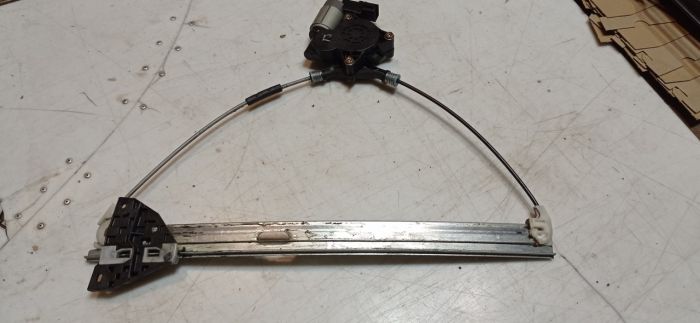 Стеклоподъёмник передней левой двери Mazda 3 BK, 2004 - 2009 г.в., хетчбек, 2.3 бензин МКПП, G22C5958X