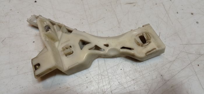 Кронштейн переднього бампера правий Mazda 3 BK, 2004 - 2009 р.в., хетчбек, 2.3 бензин МКПП, BP4K500T1