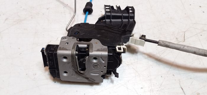 Замок задней левой двери Mercedes-Benz CLA 250, Мерседес CLA 250, A0997305500