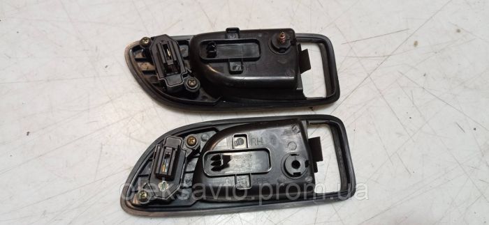 Накладка ручки открытия двери Mazda 3 BK, 2004 - 2009 г.в., хетчбек, 2.3 бензин МКПП