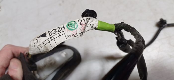 Проводка двери задней левой 6 pin Mazda 3 BK, 2004 - 2009 г.в., хетчбек, 2.3 бензин МКПП
