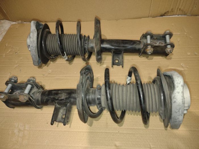Стойка передняя левая, правая Mercedes-Benz W117 CLA 250, Мерседес CLA 250, A1763205438