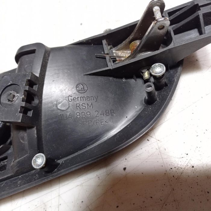 Ручка открытия двери внутренняя задняя правая Skoda Octavia Tur 1996 – 2010 г.в., 1U4839248B