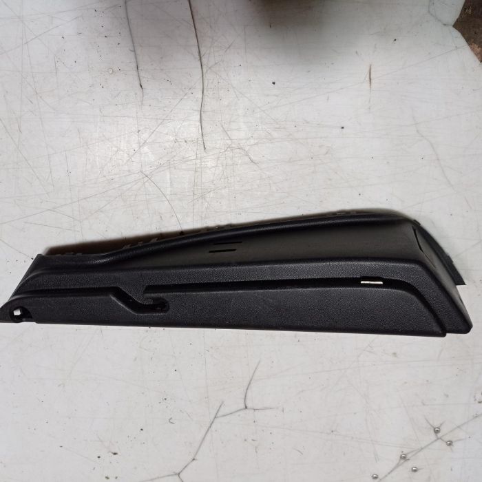 Накладка багажника, кронштейн полки L Mazda 3 BK 2003 - 2009 г.в., хетчбек  2.3, BP4K68861