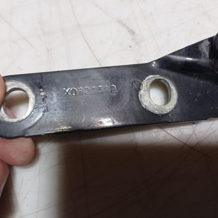 Петля капота VW Volkswagen Lupo 3L 1.2 tdi.,6e0823301, 6x0823302