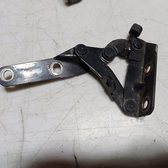 Петля капота VW Volkswagen Lupo 3L 1.2 tdi.,6e0823301, 6x0823302