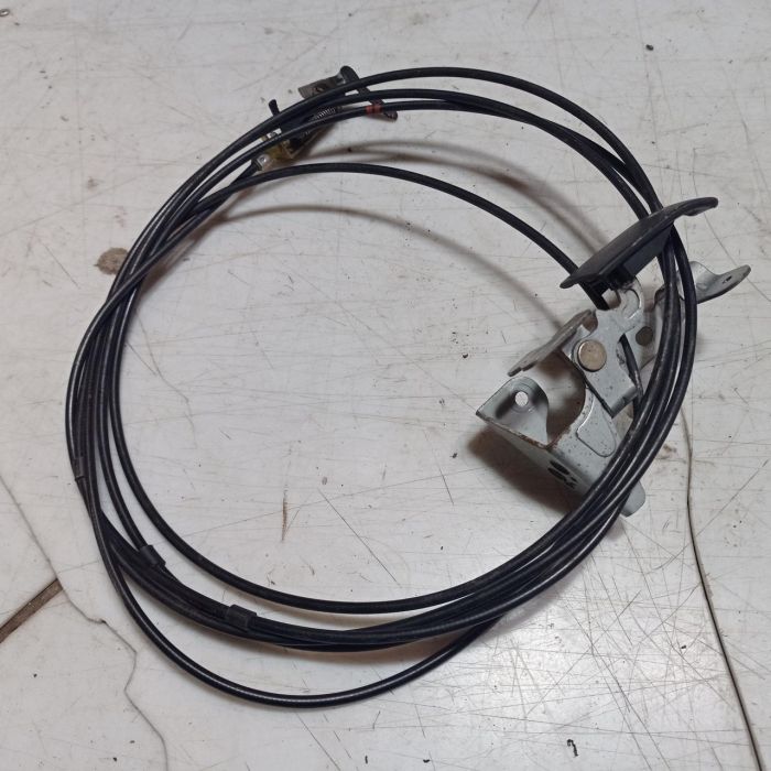 Трос открытия лючка бензобака Mazda 3 BK 2003 - 2009 г.в. хетчбек 2.3