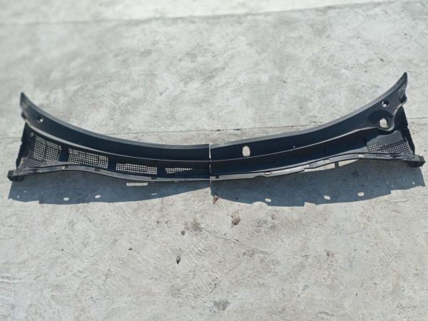 Накладка под лобовое стекло Жабо Mazda 3 BK 2003 - 2009 г.в. хетчбек 2.3, BP4K507R1, BP4K507s1